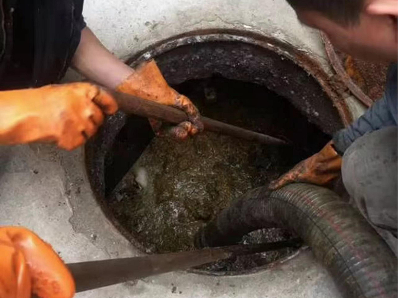 沙湖原种场化油池、化粪池清理要做哪些安全措施？